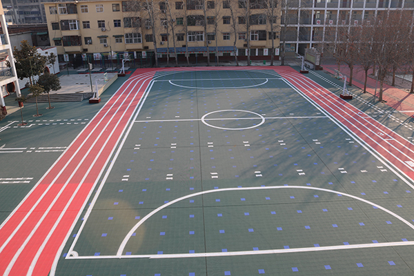 懸浮拼裝地板怎么安裝？需要專業(yè)人員嗎